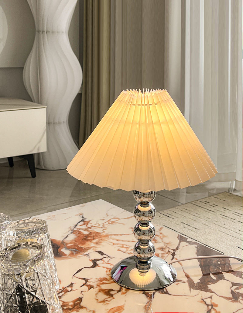 Nordic Ins-style retro desk lamp, creative bedside dormitory bedroom atmosphere, girl-decorated pleated Internet celebrity night light pic 9