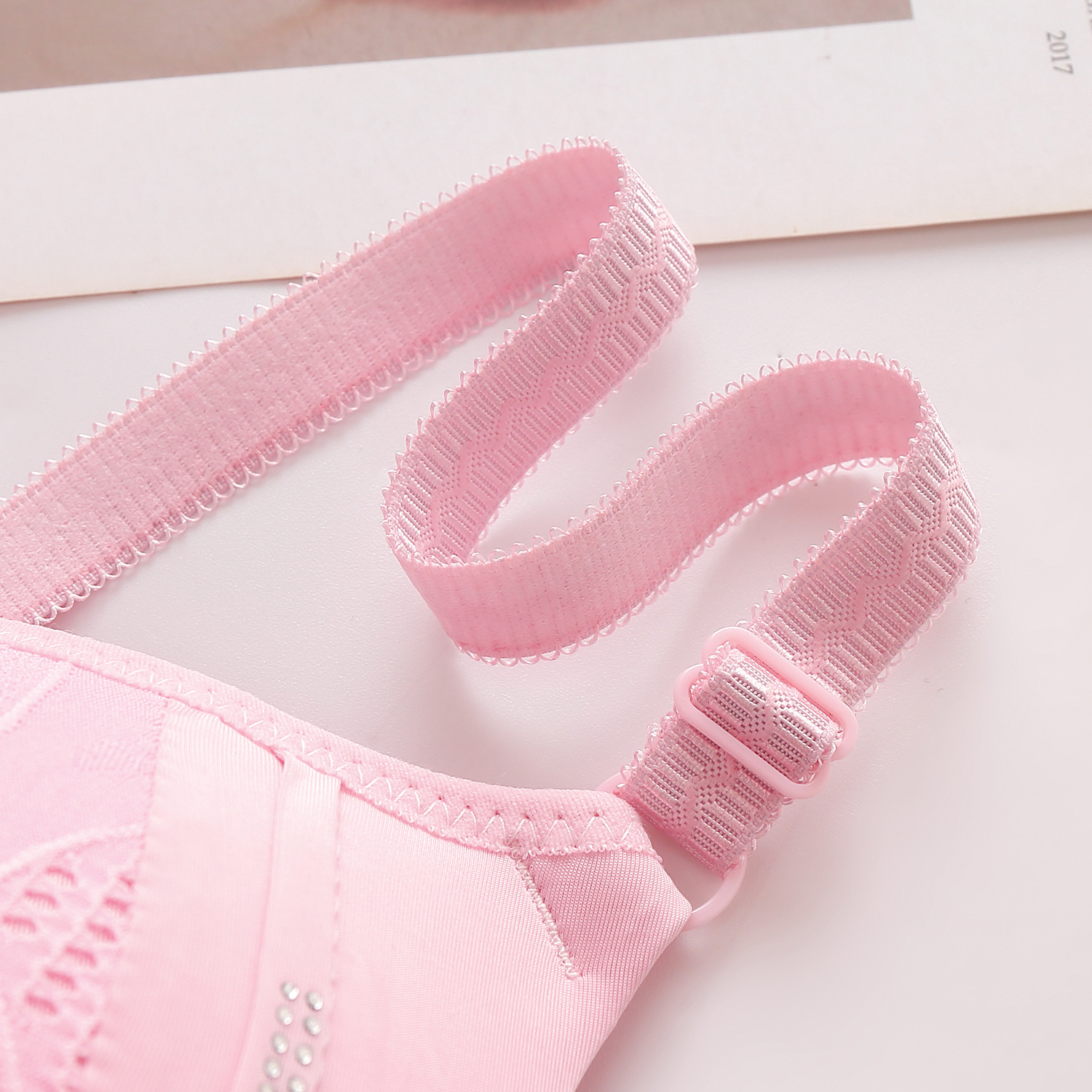 The manufacturer exclusively provides thin, seamless undergarments for women, middle-aged and elderly people, with embossed beads, cut-out and jacquard traditional style bras pic 6