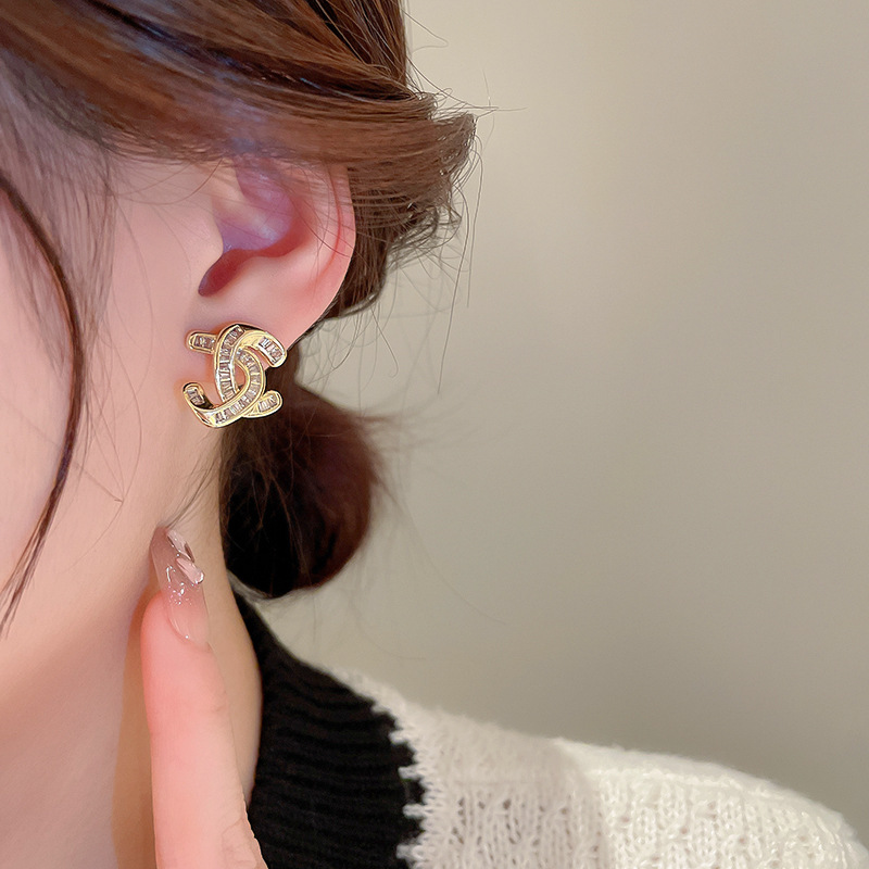 小香风耳钉2025年新款潮小众设计感高级秋冬爆款轻奢耳环饰耳坠女详情9