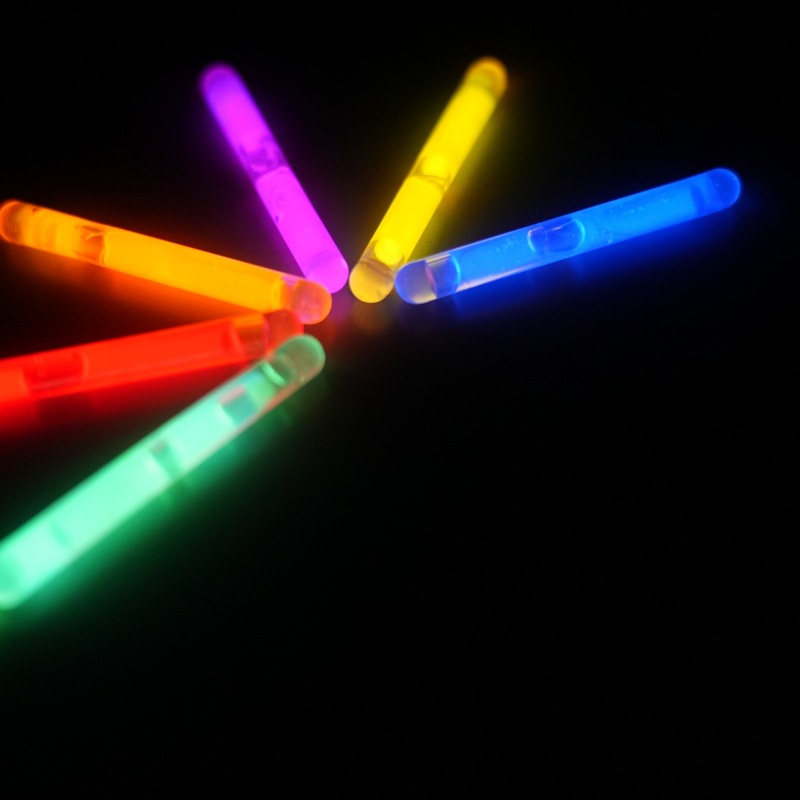 6*50mm荧光小棒荧光鱼漂棒厂家直供一次性液体发光迷你荧光棒厂家详情1