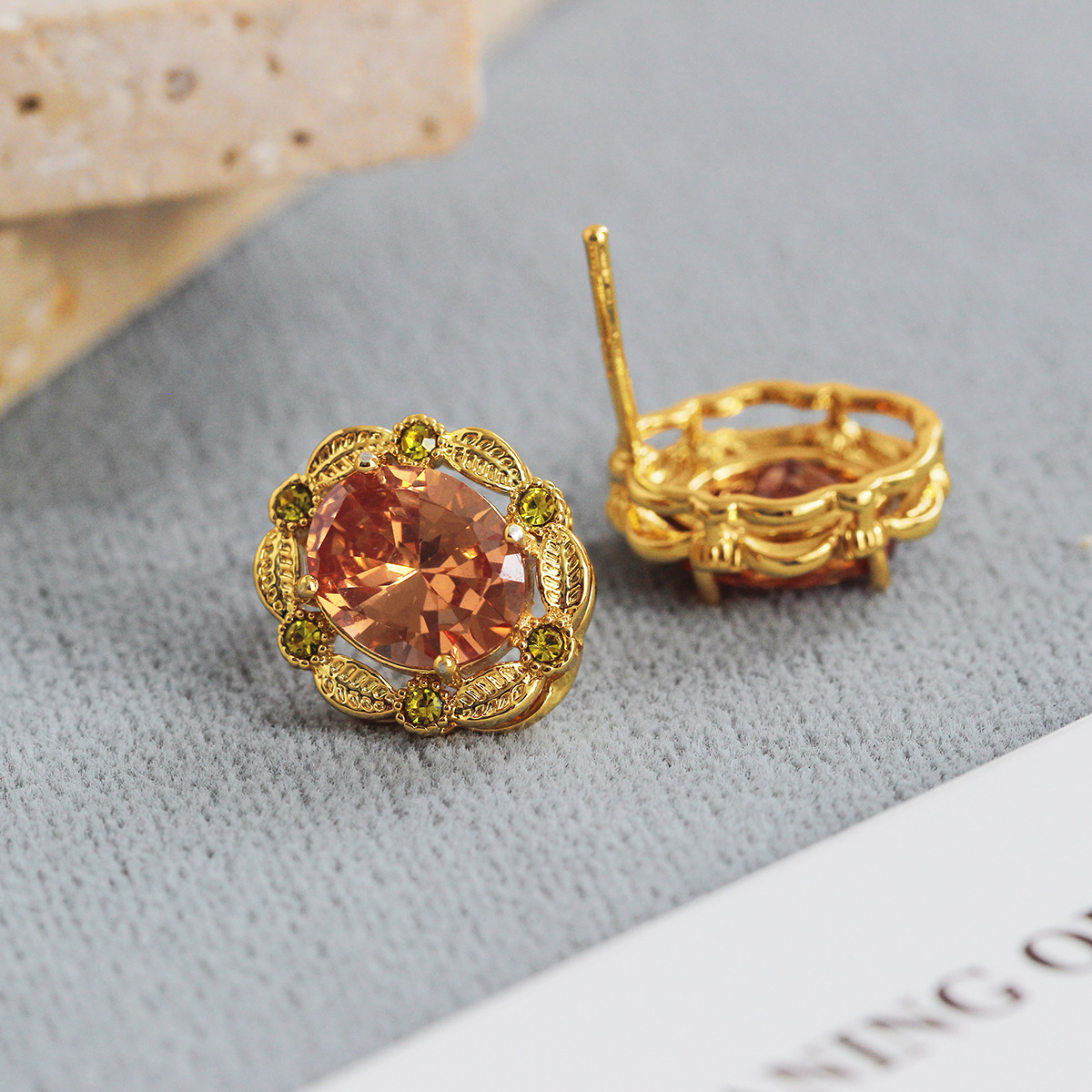 LIL*系列百合花耳钉繁华同款复古香槟色优雅冷清气质锆石花朵耳钉详情4