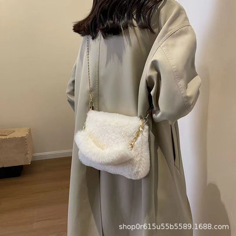 手提毛绒小方包女士单肩包包新款小众链条斜挎包时尚方包毛毛包详情18