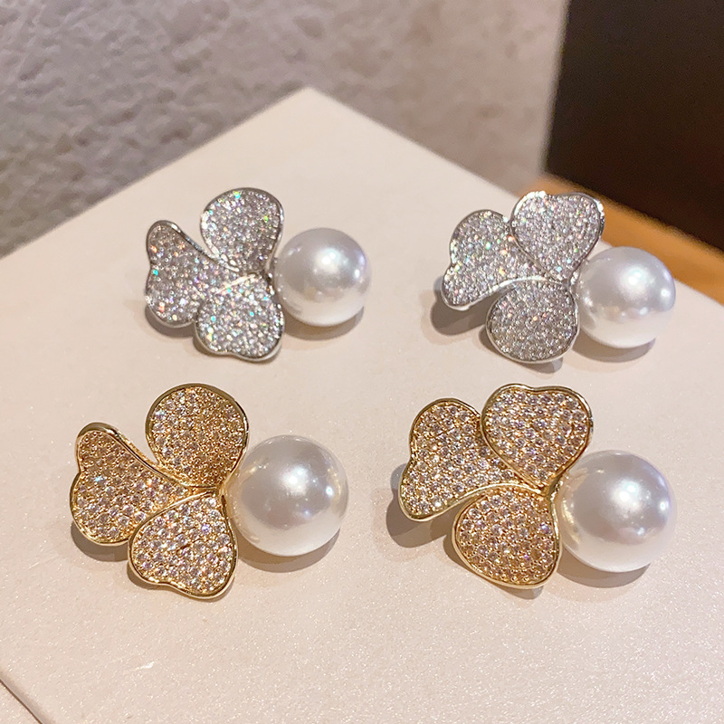 New best-selling copper-inlaid zircon stud three-petal flower pearl earrings, high-end design earrings, exquisite and versatile for women pic 13