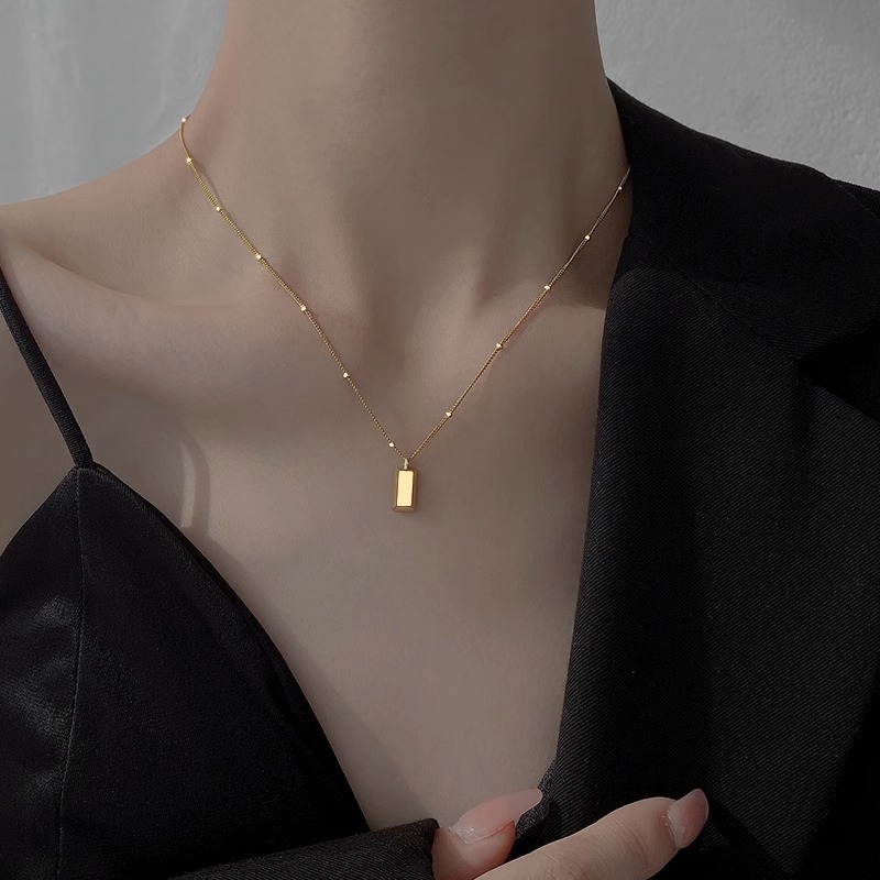 Geometric rectangular small gold brick necklace, a niche collarbone chain for women, a popular beaded chain, titanium steel brick pendant and accessory pic 5
