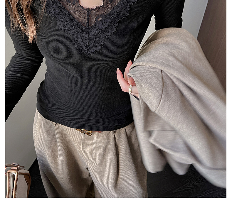 A lace-trimmed V-neck long-sleeved base layer for women, paired with a German fleece, brushed, and slimming design off-the-shoulder T-shirt for autumn and winter pic 19