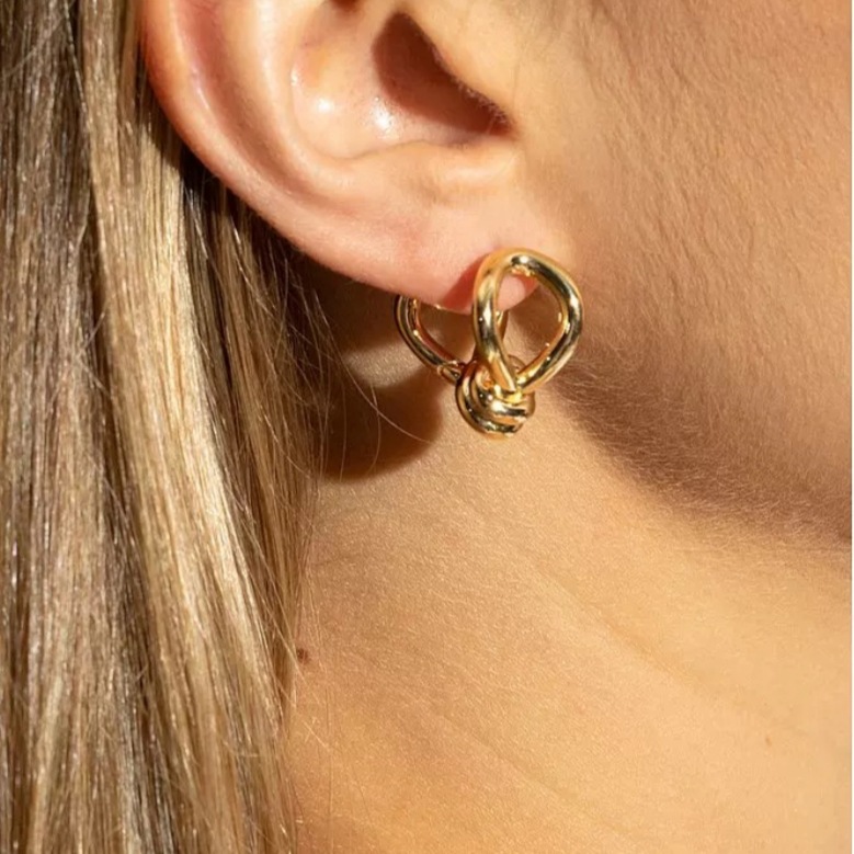 BV家金色扭结耳钉春季新款欧美日常通勤小巧精致气质打结耳钉耳扣详情6