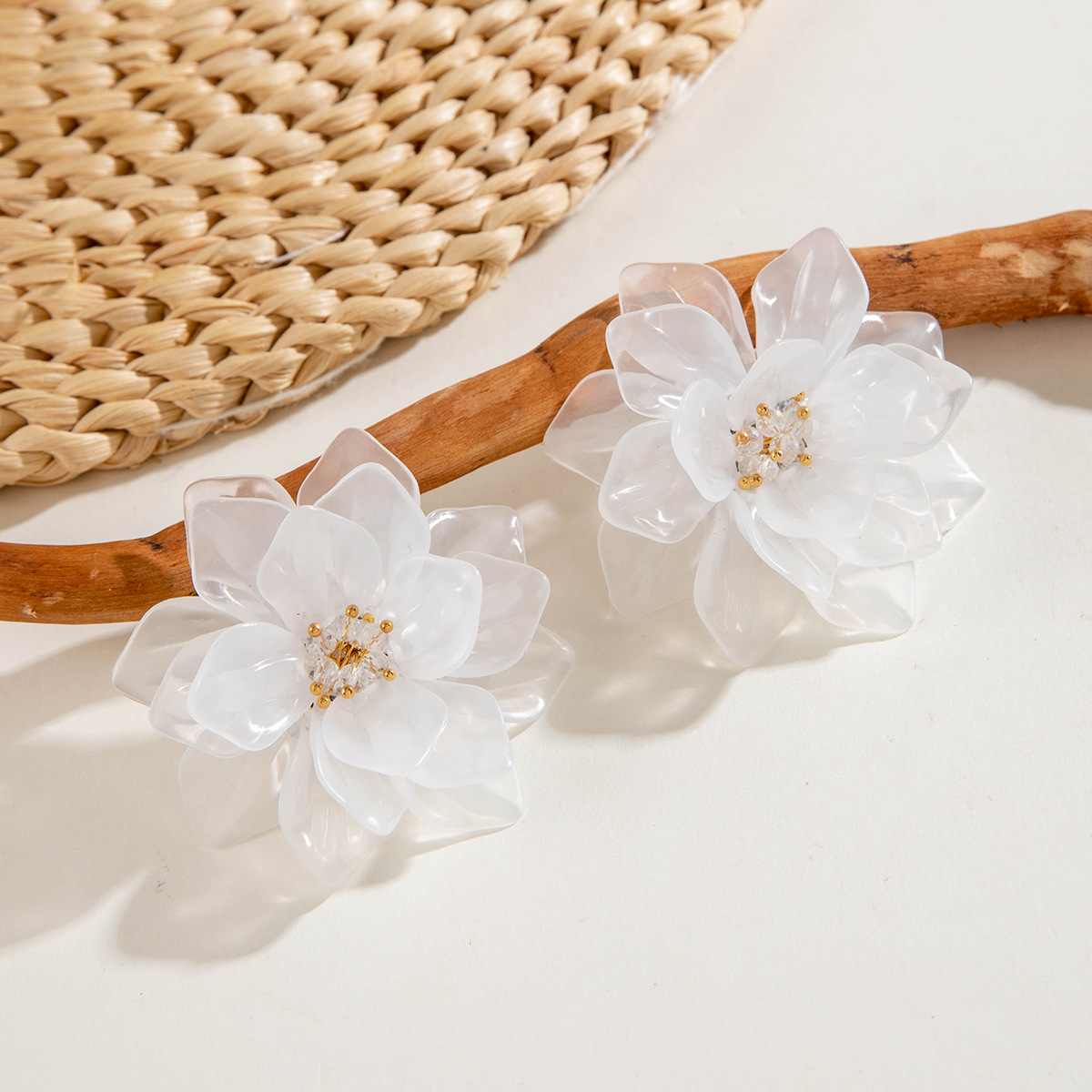 亚马逊跨境清新甜美彩色树脂花瓣花朵耳钉气质多巴胺 耳环耳饰女详情2