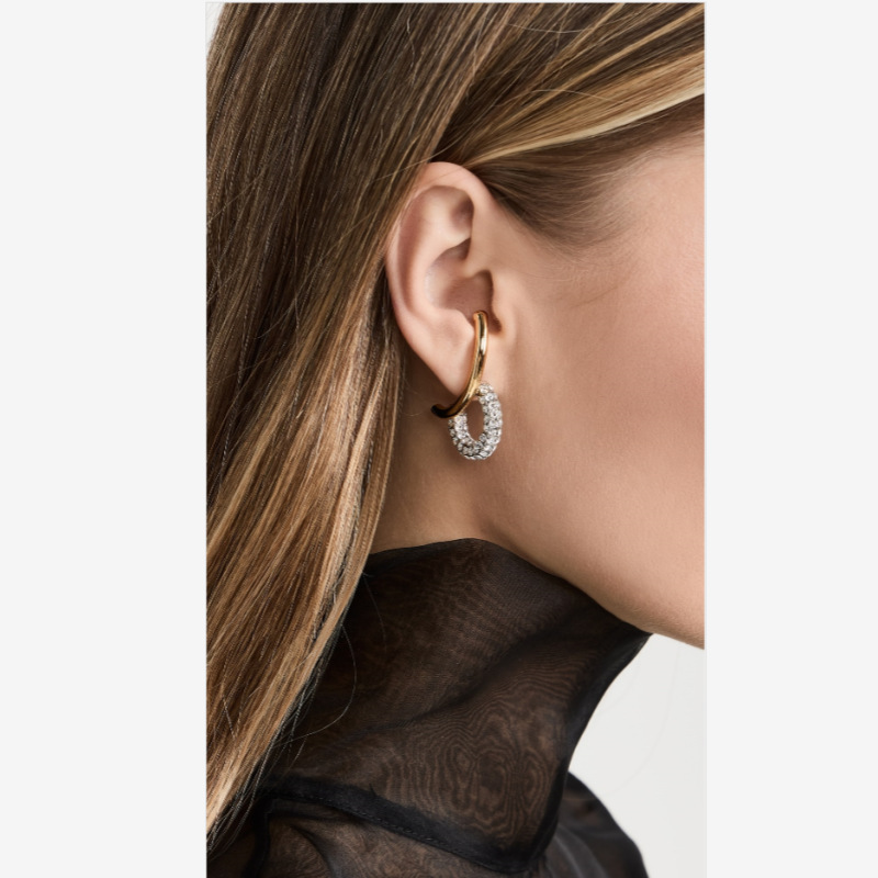 The S925 silver-needle stud earrings with plain bezels and diamonds are a must-have for fashionable commuting in the autumn and winter of 2024. They are unique and light luxury earrings pic 5