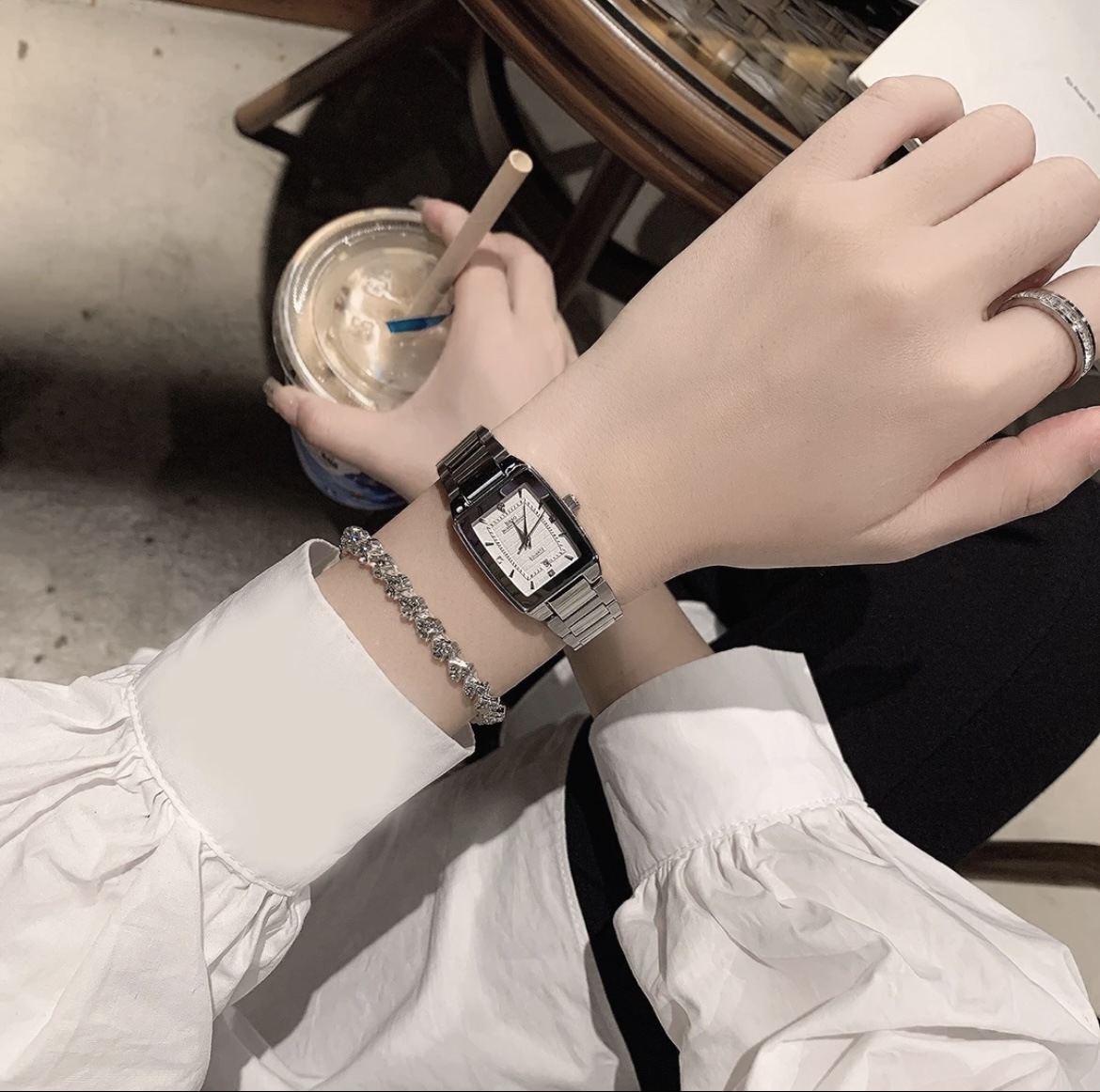 IBSO爱彼思诺女士石英表 小众轻奢复古酒桶设计 方形ins风小表盘 腕表女款精致时尚详情4