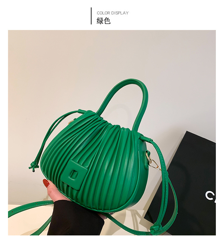 褶皱口袋包包女包2024新款跨境抽带水桶手提时尚潮流质感单肩斜挎详情13