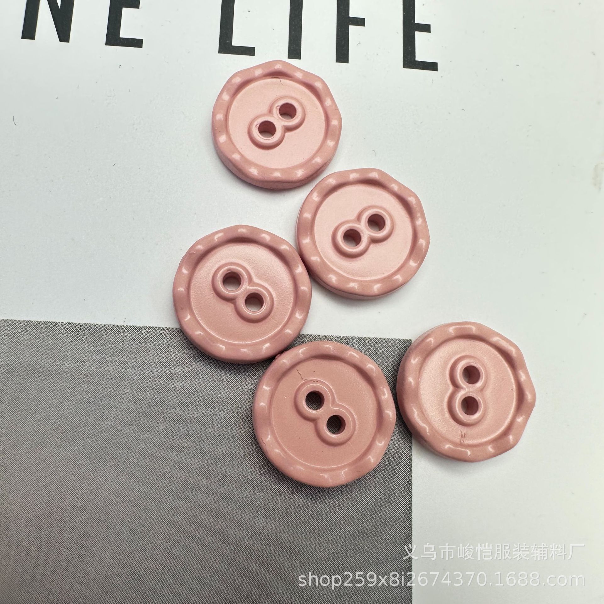 现货 彩虹糖多巴胺衬衫扣 树脂材质polo休闲衬衫童装迷你小扣子详情15