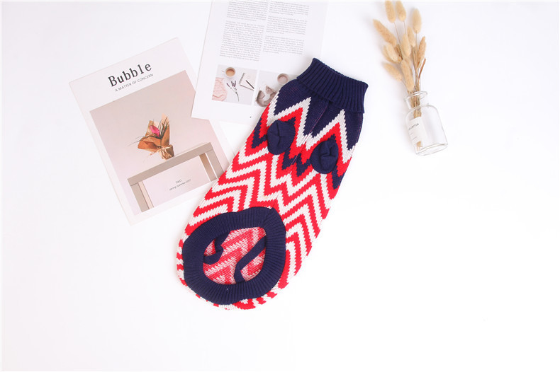 Factory direct sales of pet clothes, autumn and winter teddy pet warm sweaters, British fashionable and cool cat and dog clothing pic 2