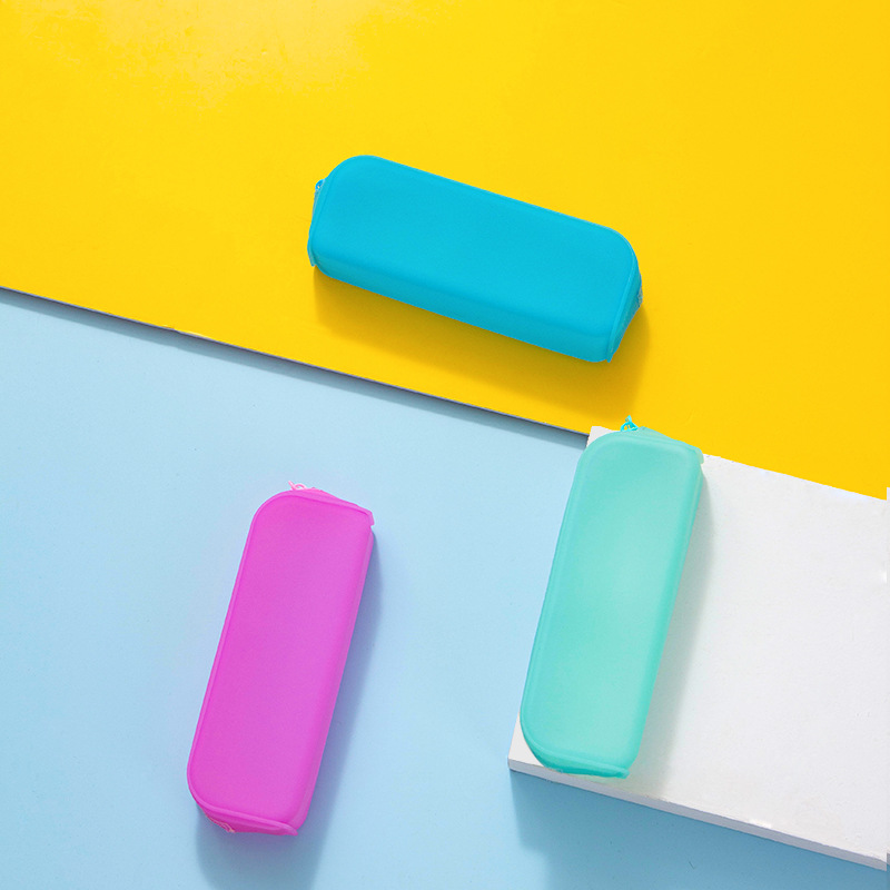 Wholesale factory stock of luminous silicone pen cases, student stationery and learning supplies storage boxes pic 6