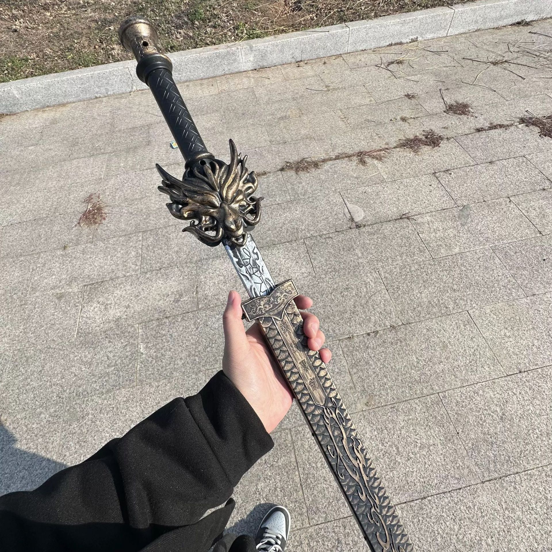 刀剑玩具自动弹射龙头宝剑模型带鞘仿古兵器演出拍照道具景区玩具详情2
