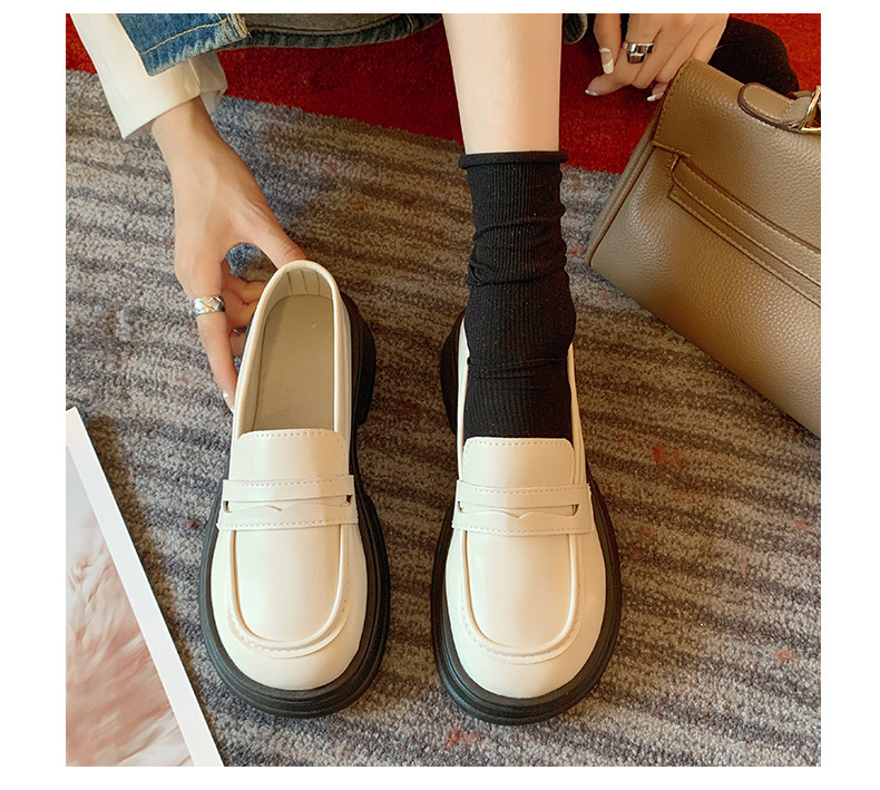 The new 2024 autumn collection of Japanese-style small leather shoes for women features a black thick-soled loafer with a British style, paired with a single jk uniform shoe pic 8