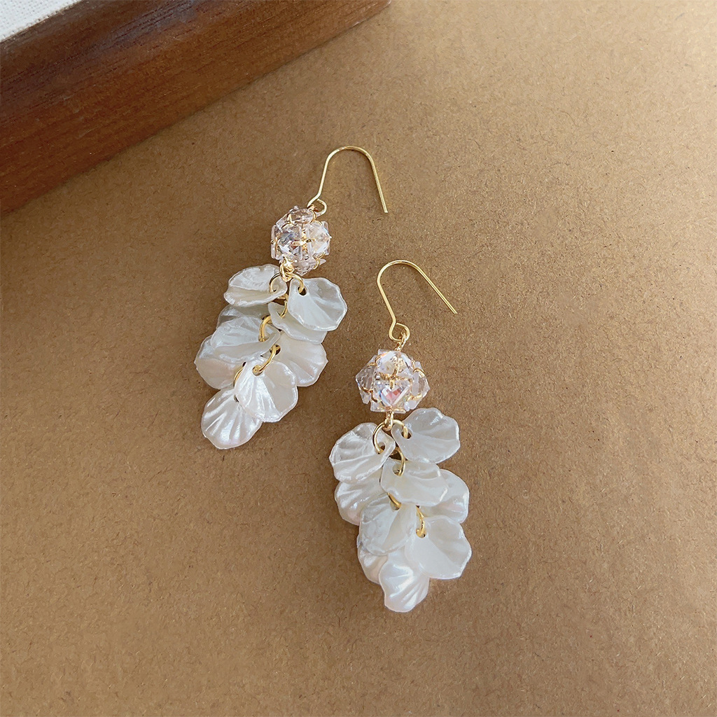 The actual product is very beautiful ~ Forest-style trendy fairy long zircon tassel leaf earrings, handcrafted design, sweet and charming earring factory pic 4