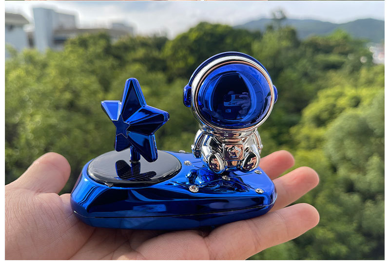 Solar-powered car perfume, scented stars, car ornaments, creative astronauts, high-end interior center console pic 6