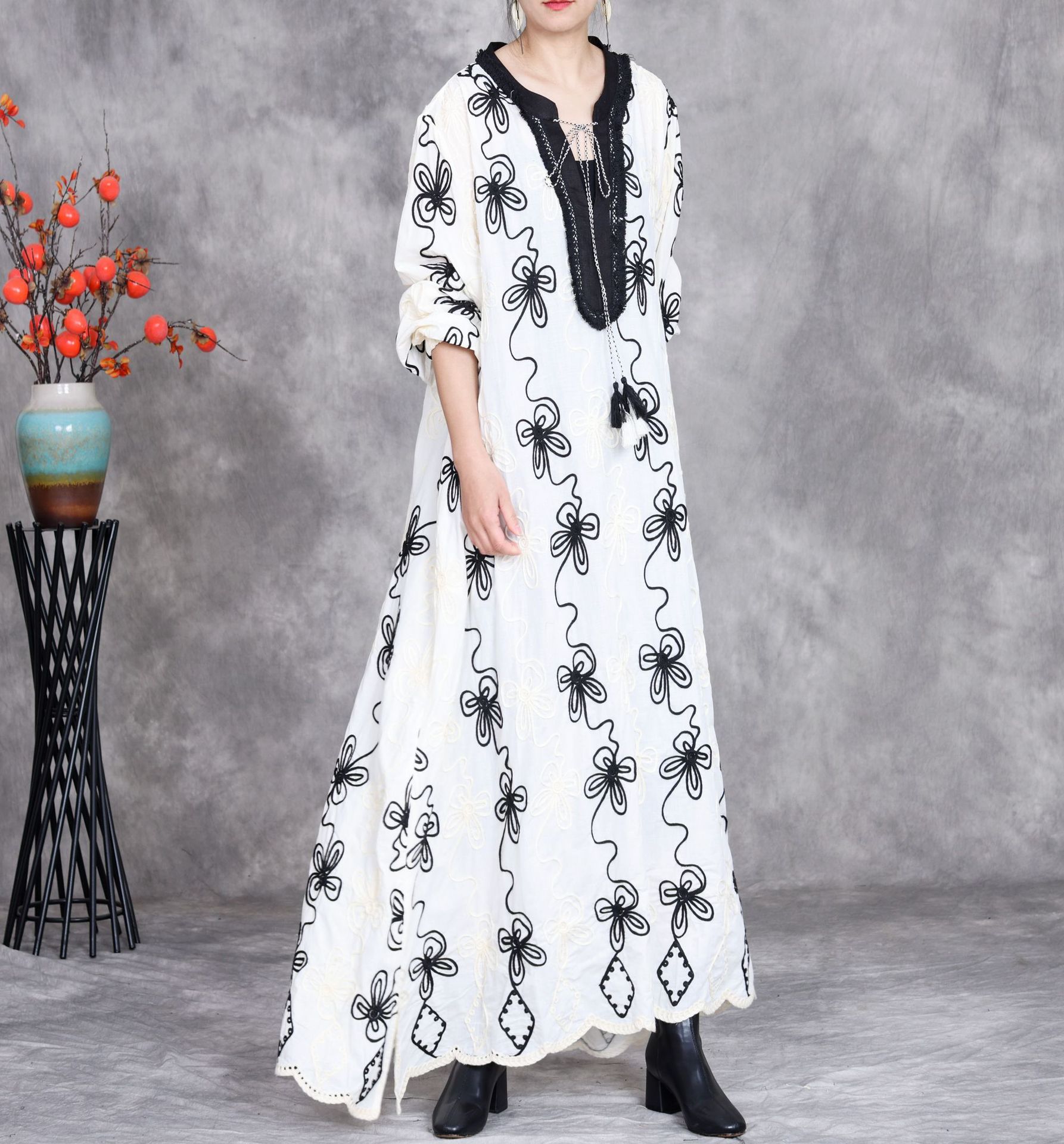Spring 25 new pure cotton hand-embroidered dress, loose and elegant V-neck long-sleeved dress, a cross-border bestseller in Russia pic 3