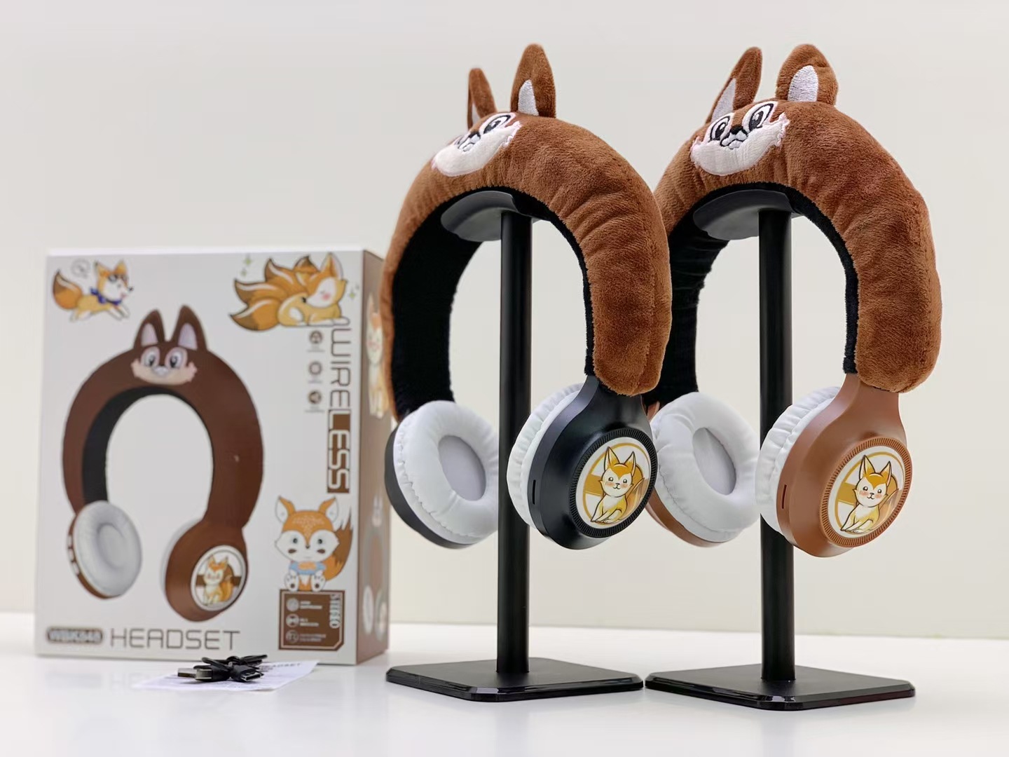 WBK848新款创意卡通狐狸毛绒头戴蓝牙耳机礼品保暖无线儿童跨境外详情2