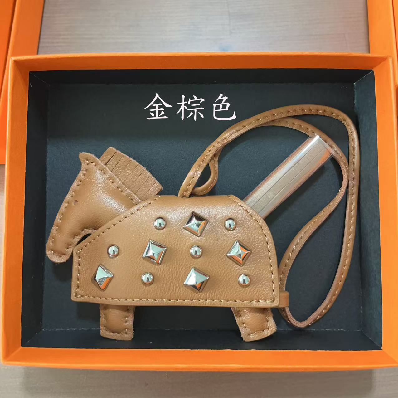 Personalized rivet genuine leather pony pendant, bag pendant, keychain bag pendant, gift tassel, car rearview mirror pendant pic 3