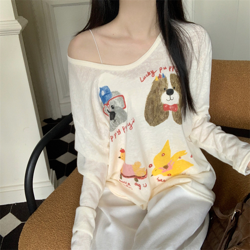 A niche and fun printed long-sleeved T-shirt for women, a thin sun-protective top with a fashionable, laid-back and loose design in autumn pic 3