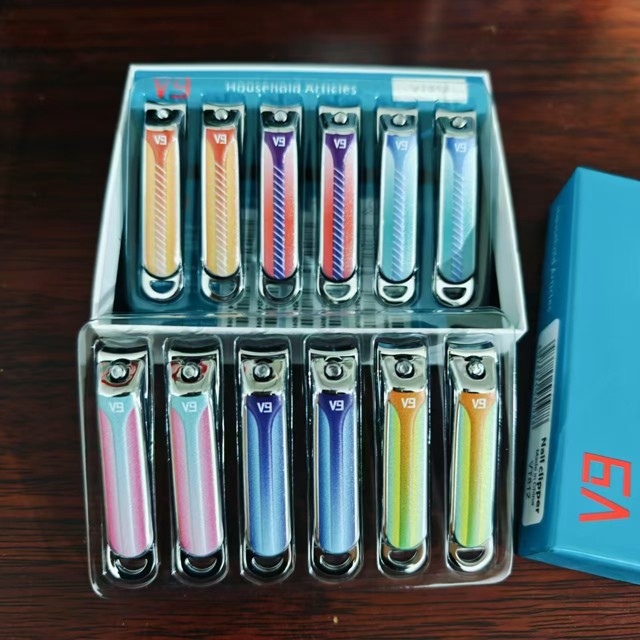 【 Office 】VT812 12/ box 900/ case VT812 Nail clippers for daily use V9 New Color nail clippers 2 yuan store wholesale supply pic 2