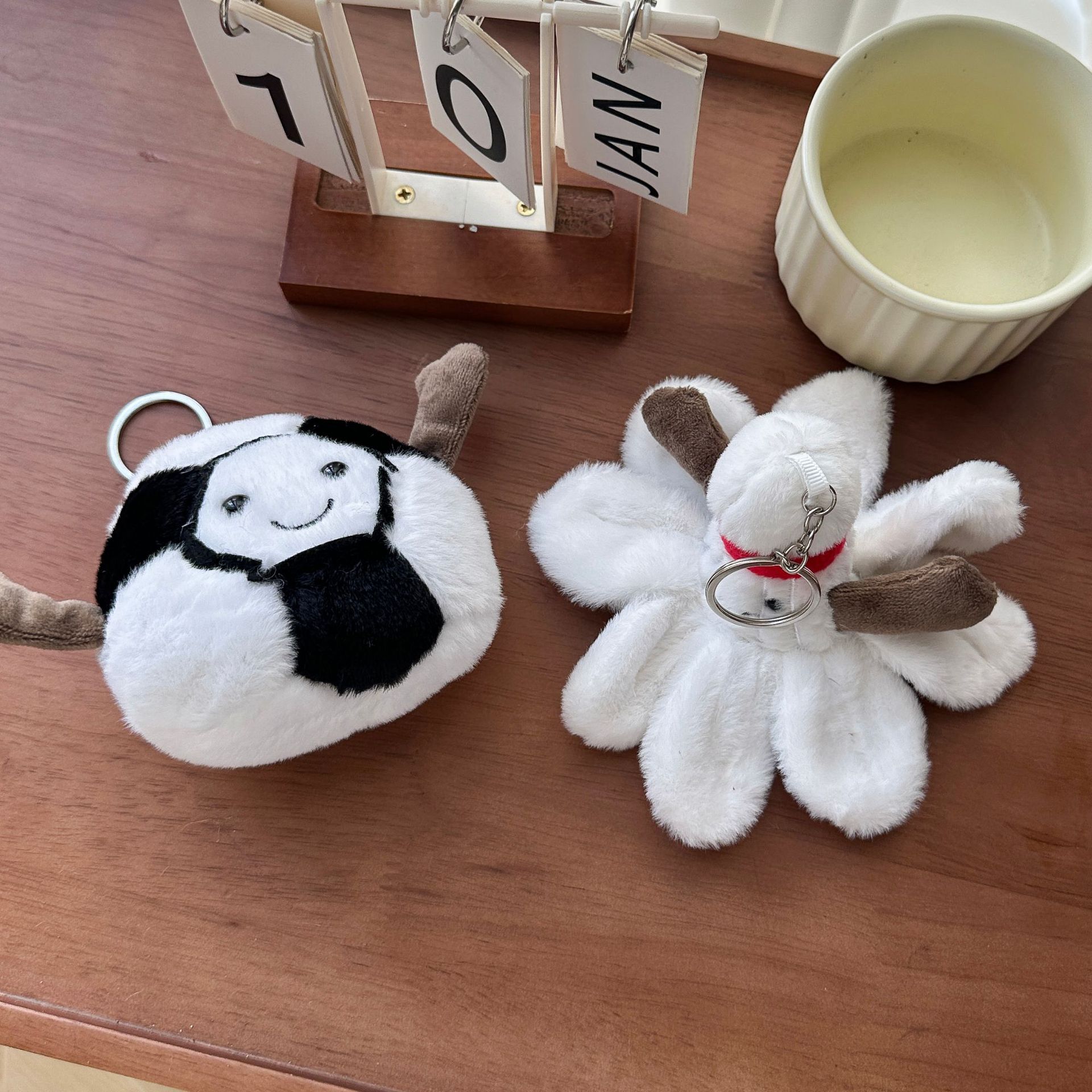 网红同款羽毛球毛绒公仔摆件玩偶趣味可爱宝宝安抚创意篮球足球详情9