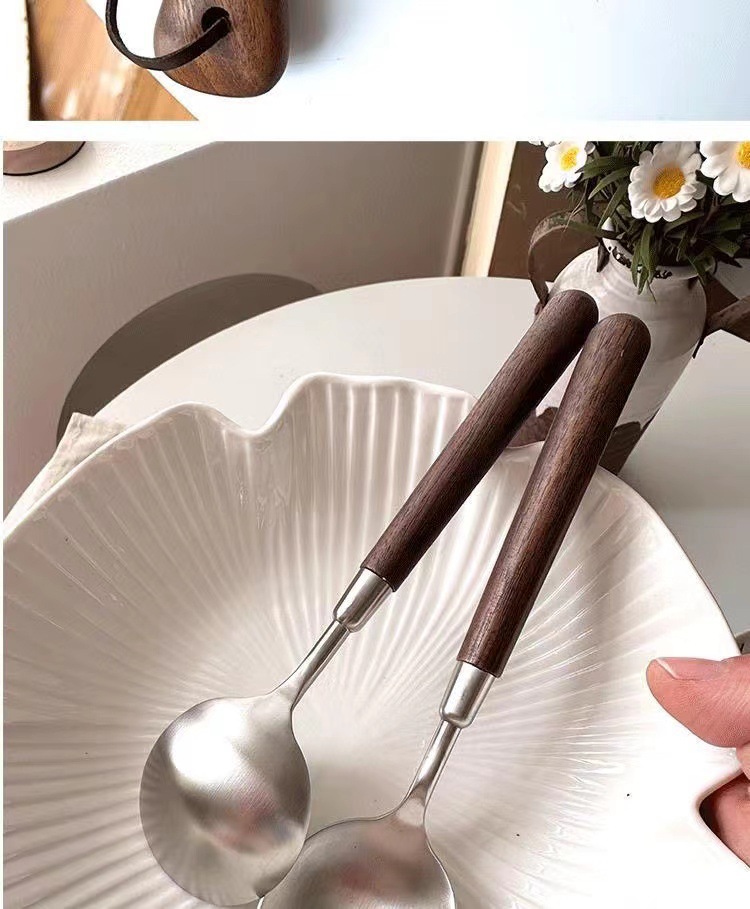 仿胡桃木柄简约质感不锈钢勺子叉子套装家用西餐餐勺高颜值餐具详情3