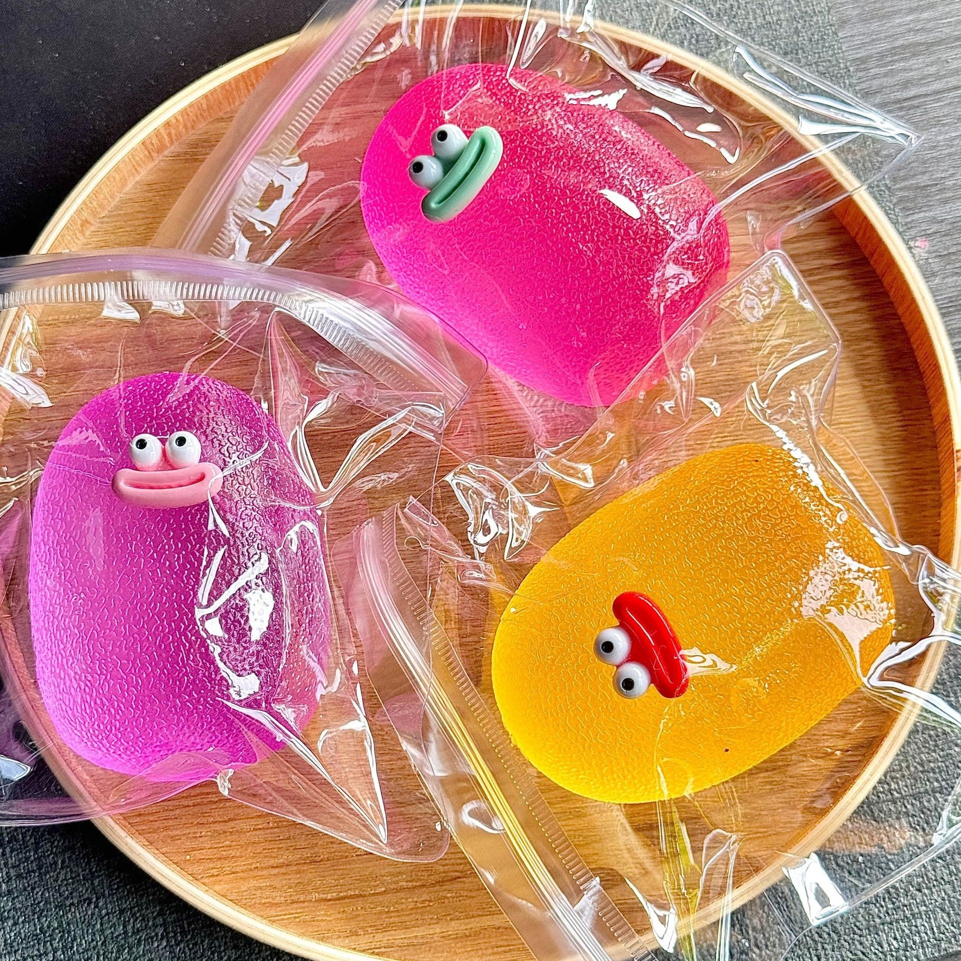 Big-eyed sausage-mouth stress-relieving toy, funny maltose creative stress-relieving pinch fun soft cartoon fun toy pic 8