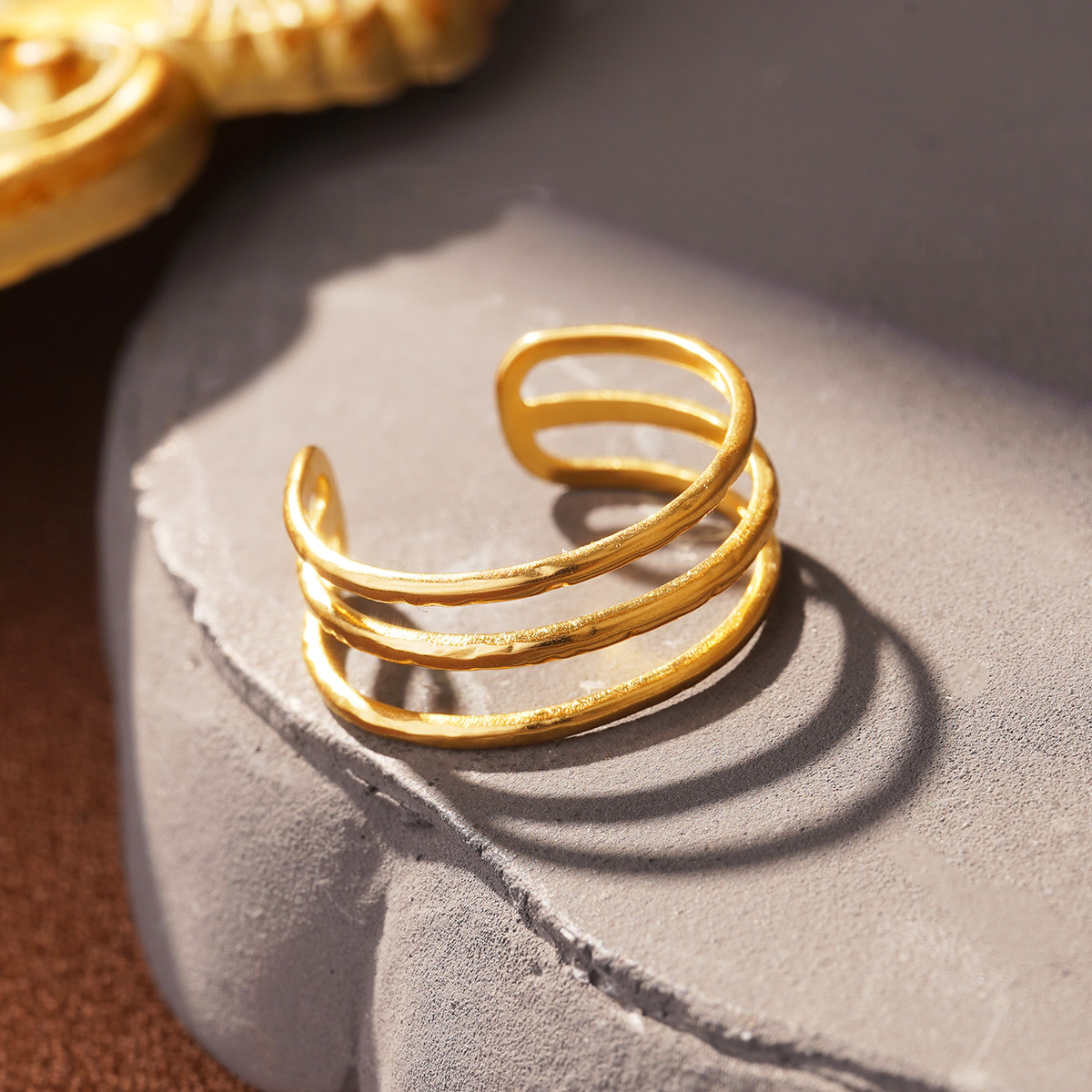 Wholesale of fashionable and versatile titanium steel, stainless steel leaf oval lines, niche and light luxury, adjustable opening rings pic 27