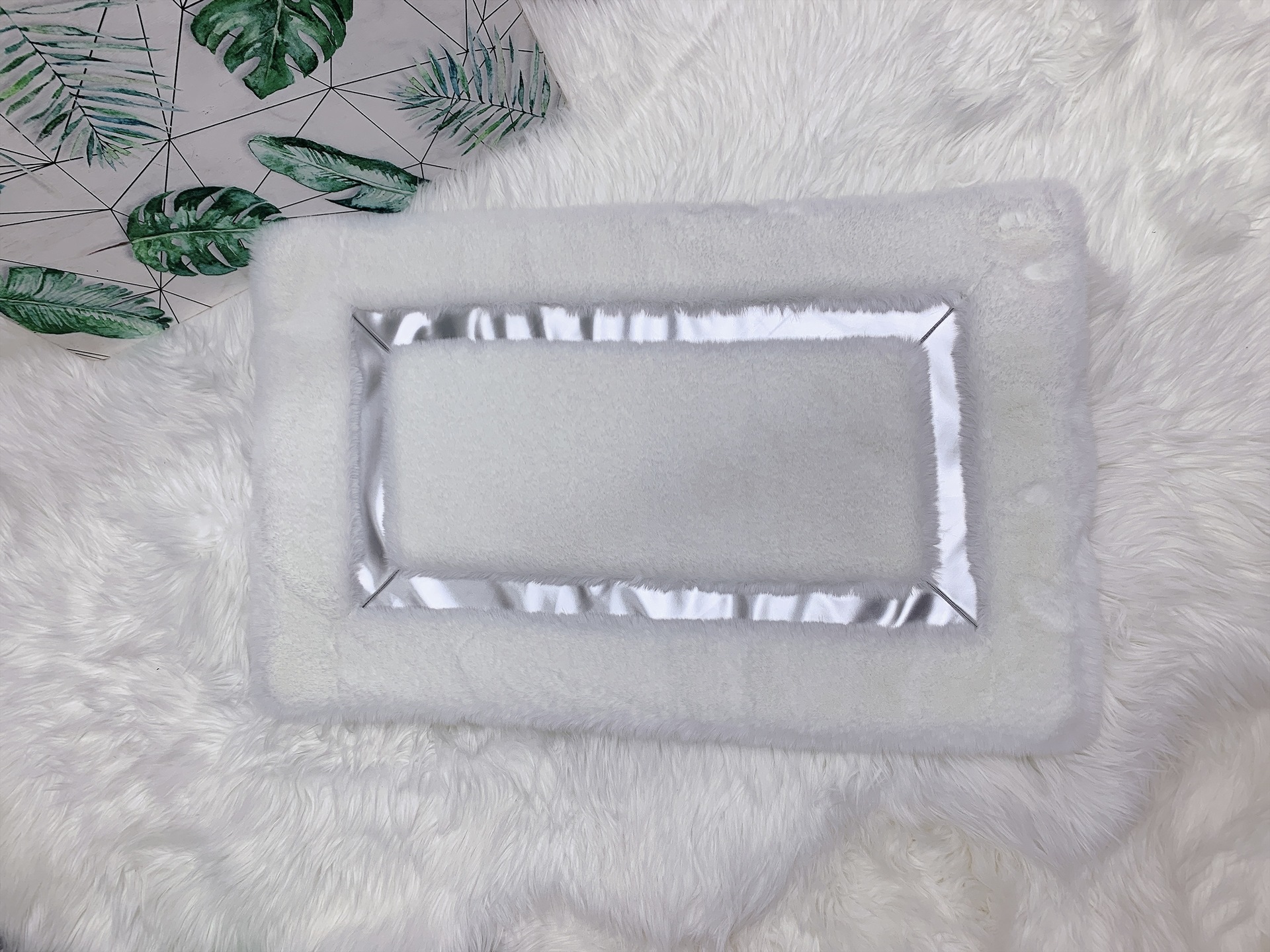 Wholesale foreign trade direct sales of anti-slip floor MATS, water-absorbing rabbit fur floor MATS, carpets, novel styles, skin-friendly fabrics, soft and comfortable pic 4