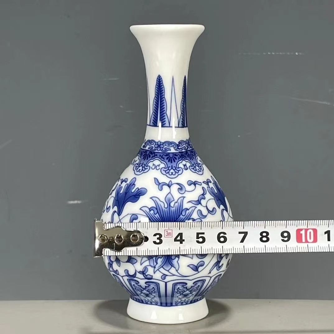 Blue and white porcelain mini vases, ceramic ornaments, Chinese-style vases, Jingdezhen vase wholesale, ceramic gourd small flower vases pic 5