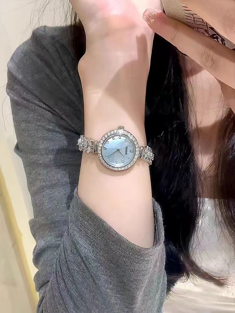 美人鱼手表小表盘满天星手链条表轻奢同款小红书爆款鱼尾链女表详情8