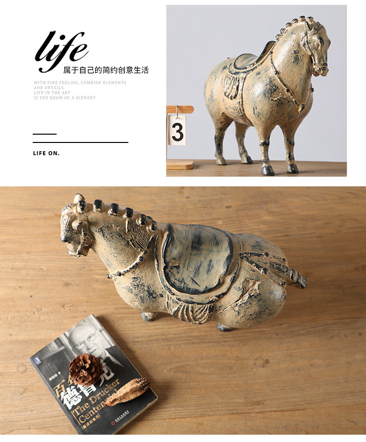 2026 Resin horse statues, hotel and home handicrafts, ornaments, handcrafted items, exquisite decorative items pic 2