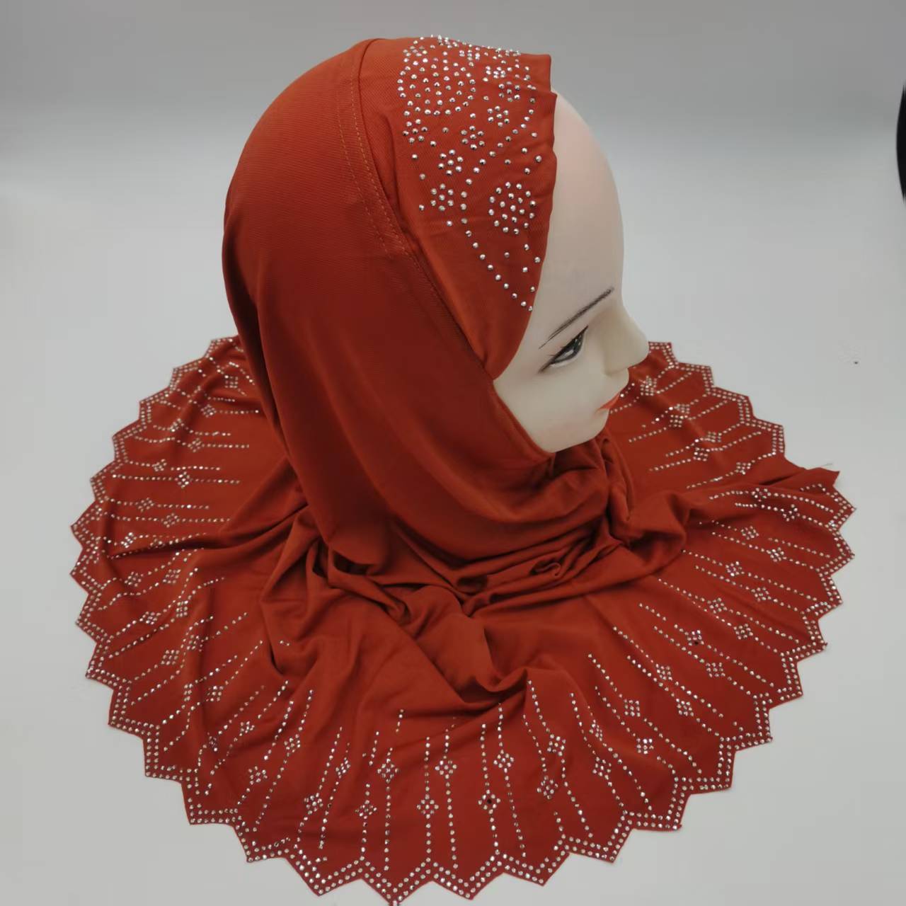 跨境货源水晶麻几何图烫钻激光边女式时尚包头帽头巾帽详情8