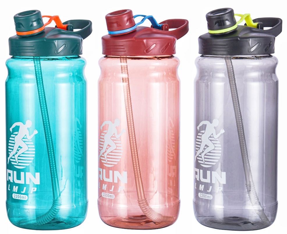 Outdoor large-capacity portable hand-held sports water bottle, plastic high-temperature resistant water cup with straw, portable cup, space cup pic 4