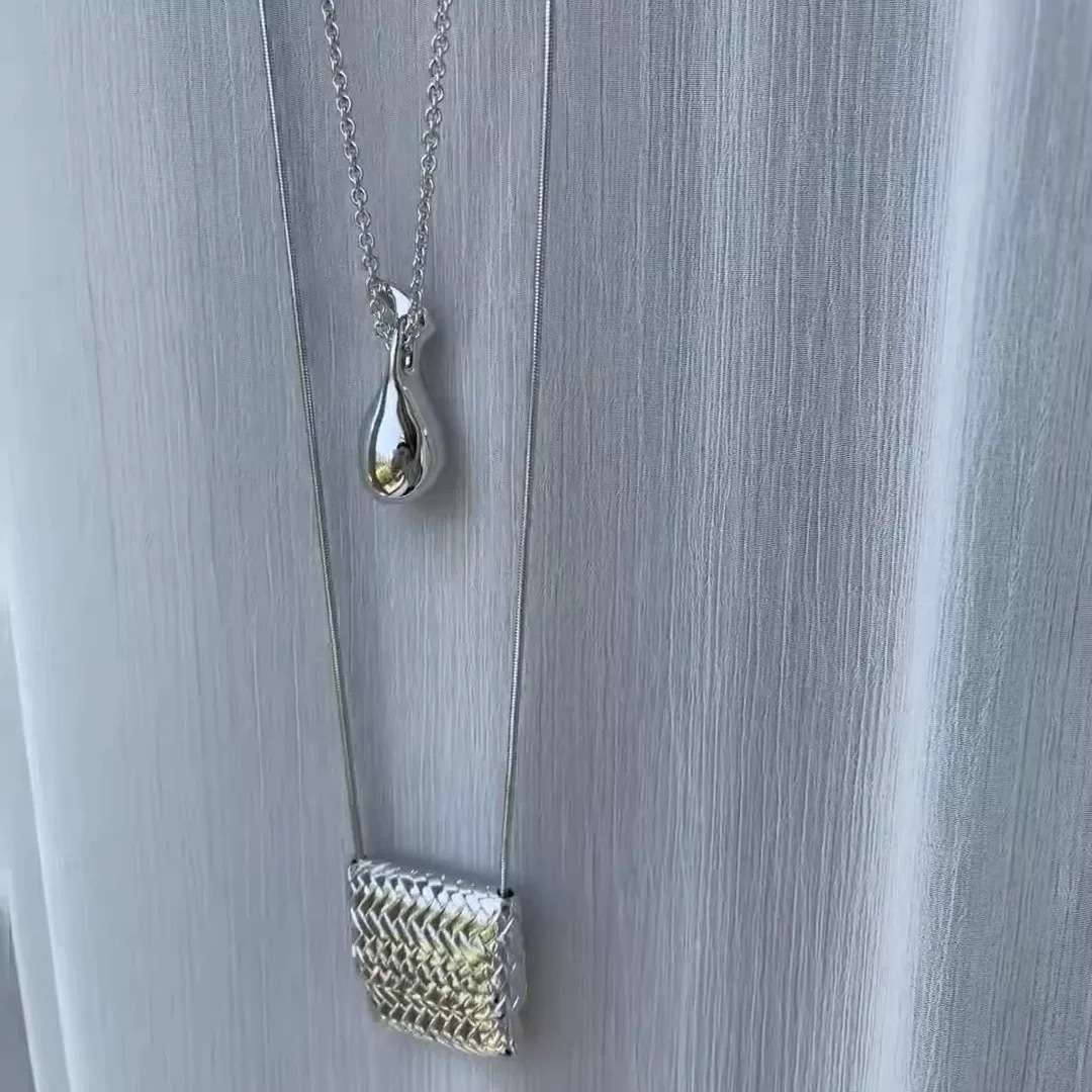 重工韩国编织包包花瓶吊坠长款项链复古轻奢简约设计高级感毛衣链详情2