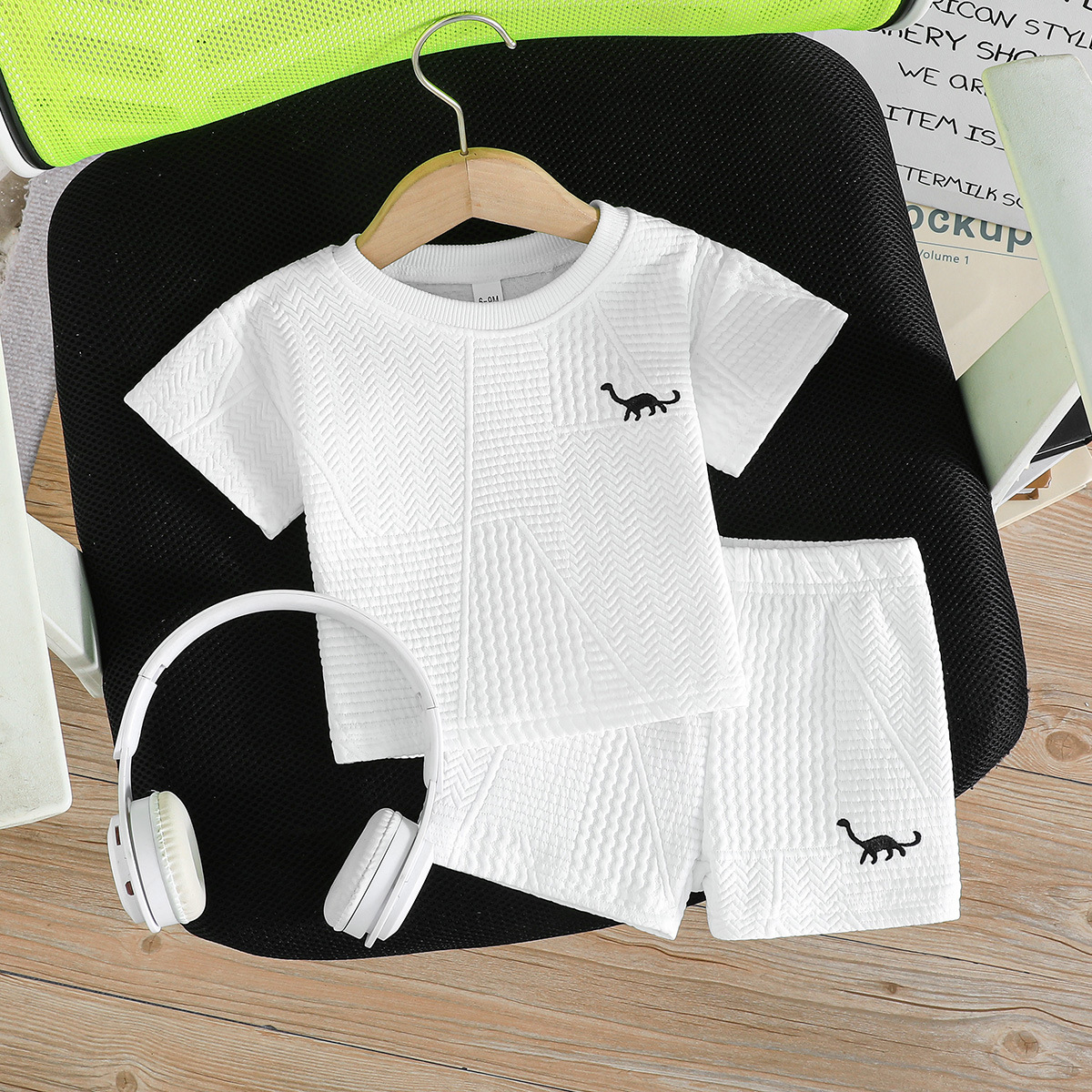 A simple and comfortable embroidered T-shirt and shorts set with horse racing patterns for boys aged 0-3 years old, a new summer sports outfit pic 28
