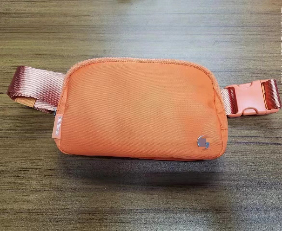 lulu腰包时尚多功能腰包大容量运动包手机包跑步健身腰包斜挎包包详情8