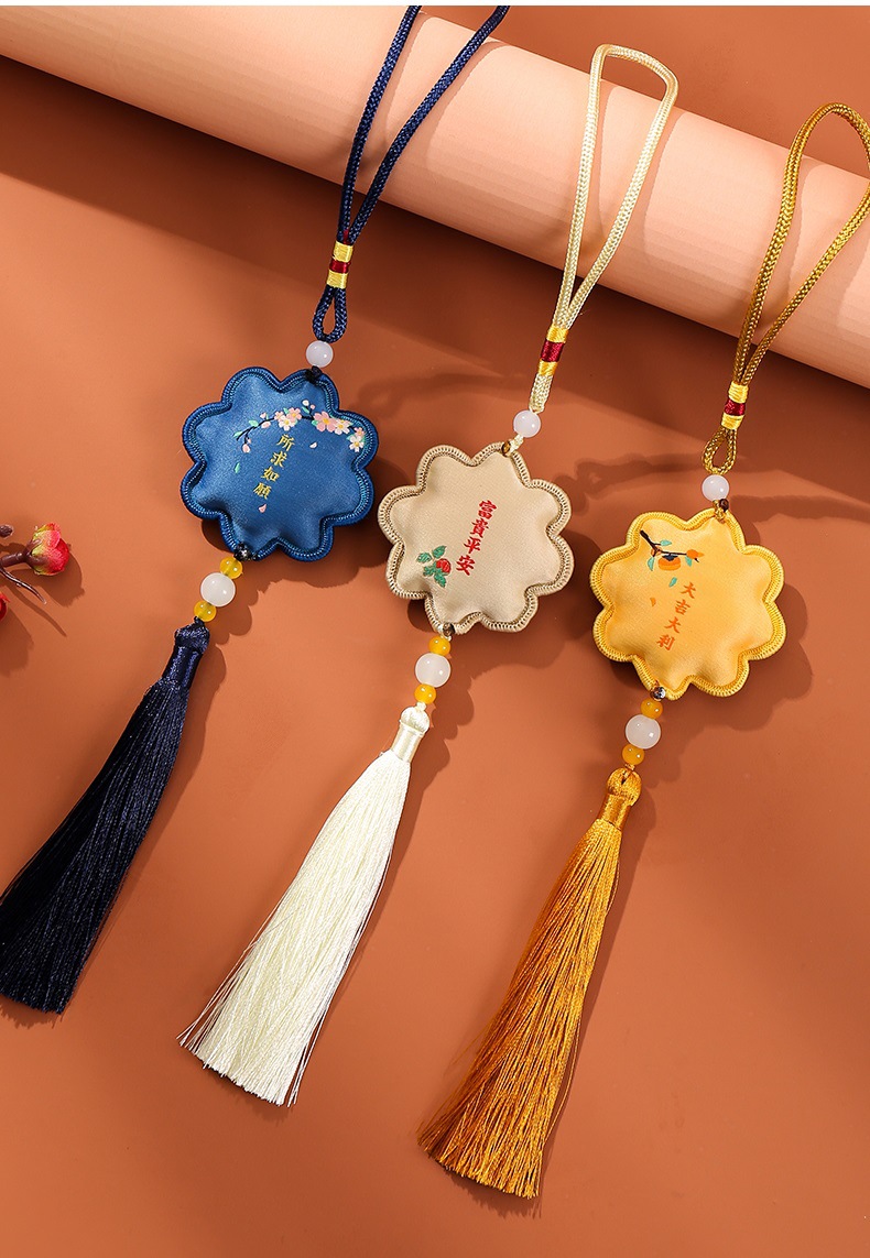 New fringed flower-shaped sachets, lucky bags, car pendants, brocade sachets, Hanfu pendants, lucky bags and portable pouches pic 9