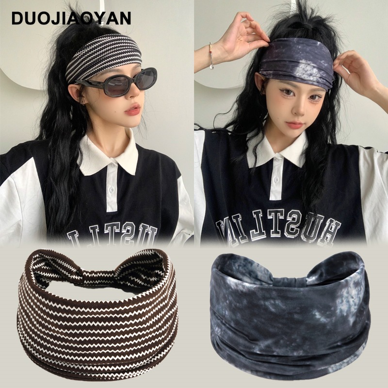 The new sporty hair band, Paisley printed hair band, is a popular fashion wide-sided breathable sports yoga hair band for women pic 10