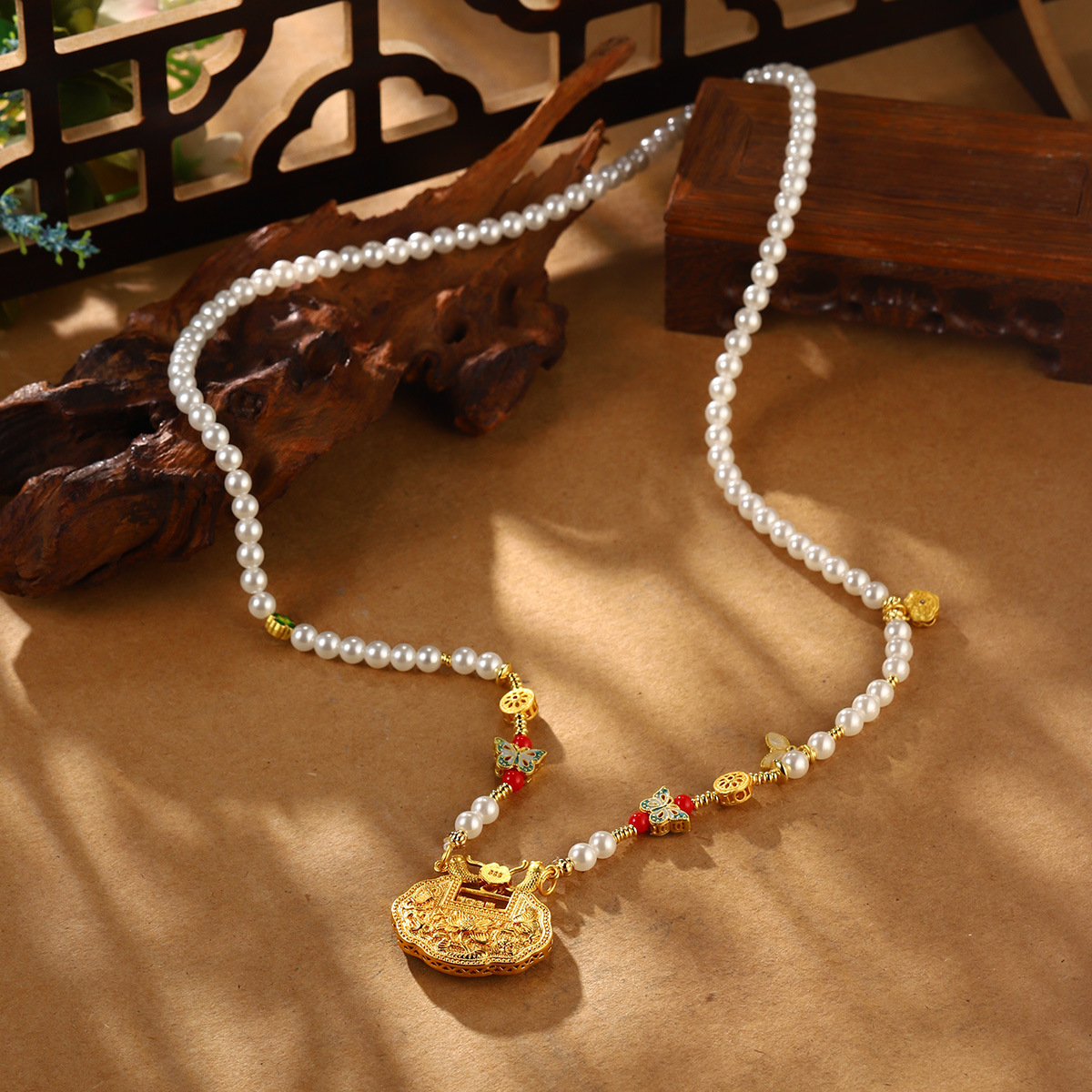 New Chinese-style retro peace lock butterfly pearl necklace for women, elegant and sophisticated, fashionable and versatile, exquisite collarbone chain pic 26