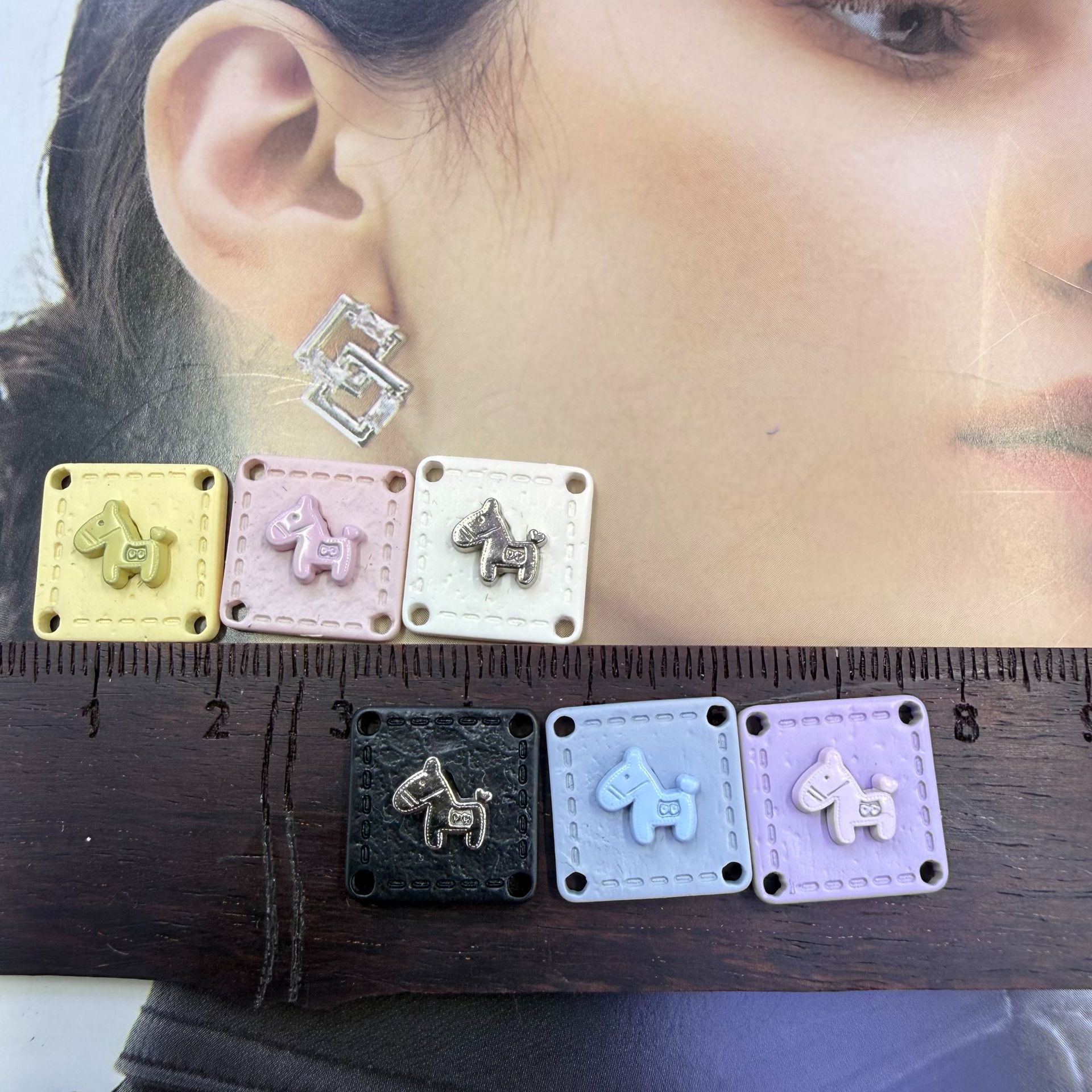 Little Horse Four-hole square double-piece resin m oval letter nameplate for clothes, socks, hats, decorations, hand-sewn nameplates pic 10