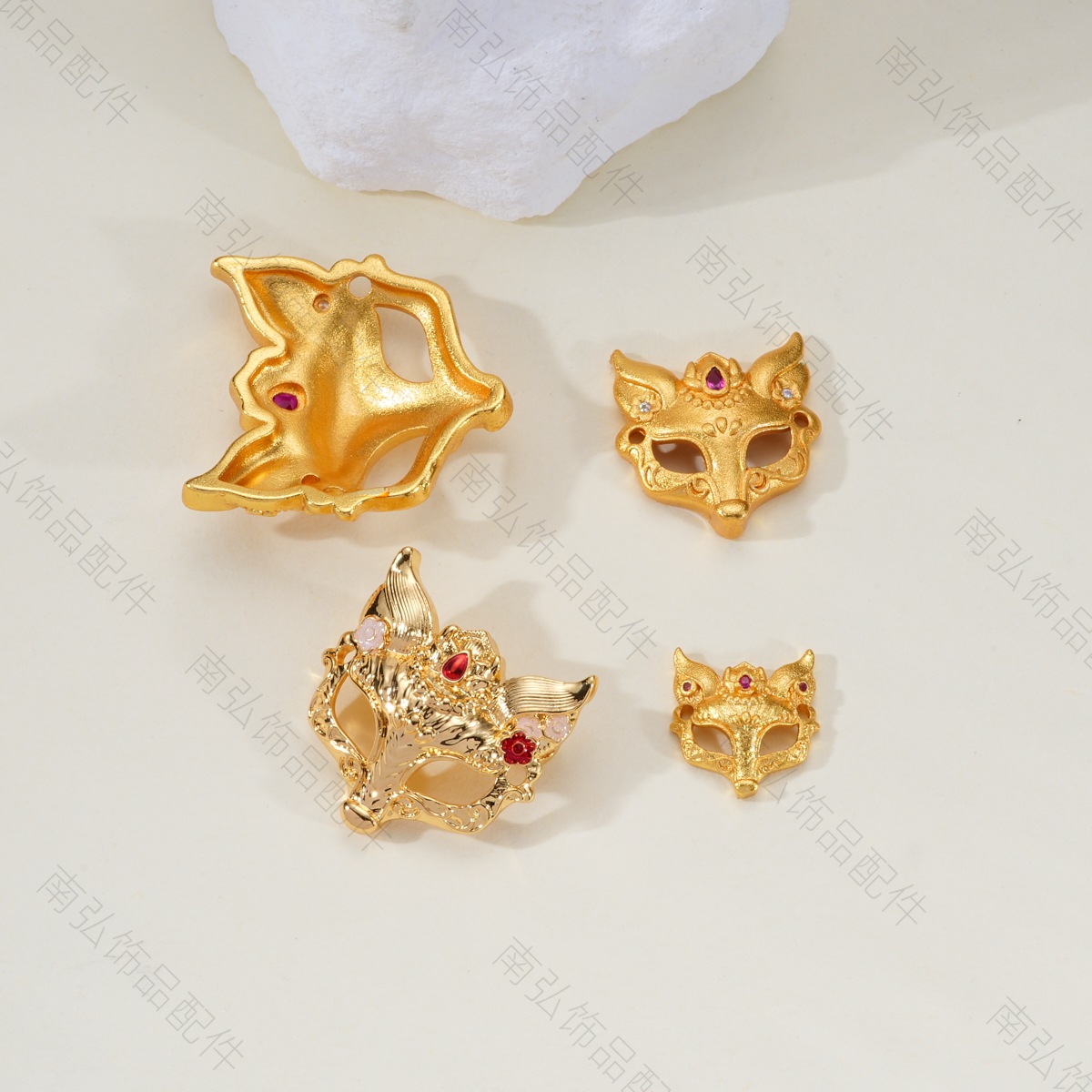 Sand gold diamond-encrusted fox mask pendant, hollowed-out LAN Yan fox necklace bracelet pendant accessory, diy handcrafted accessory pic 15