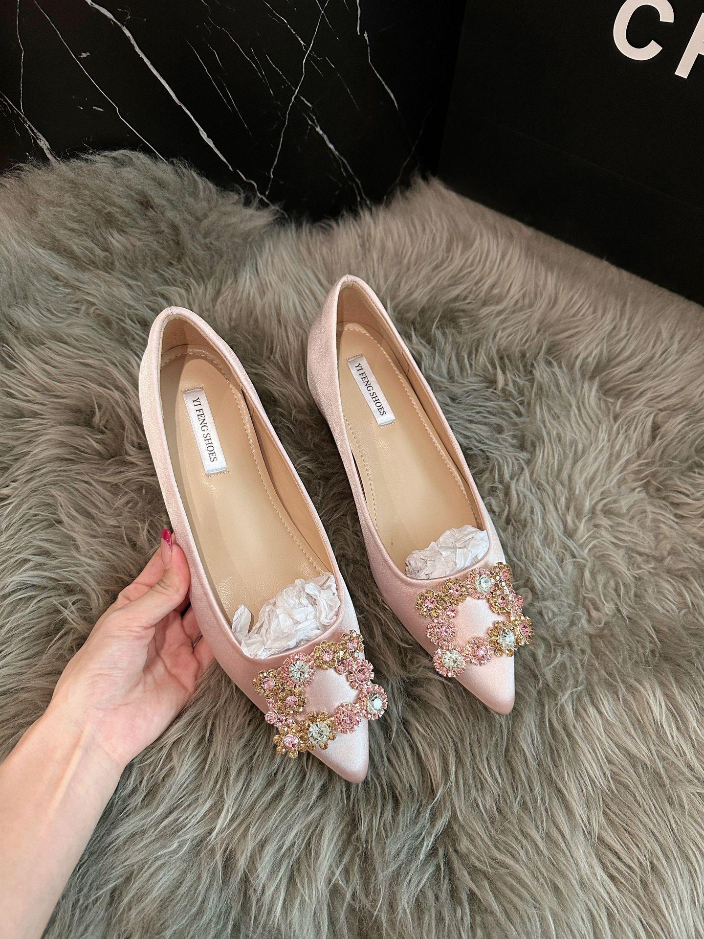 增高5cm气质雪花钻方扣尖头缎面法式浅口单鞋婚鞋气质通勤鞋详情7