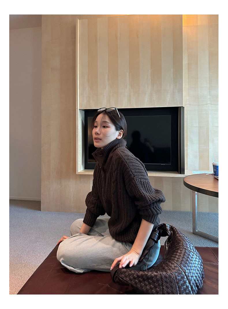 Winter new style horn buttoned lapel wool sweater, gentle and loose knitted sweater, sweater, sweater, sweater, sweater pic 16