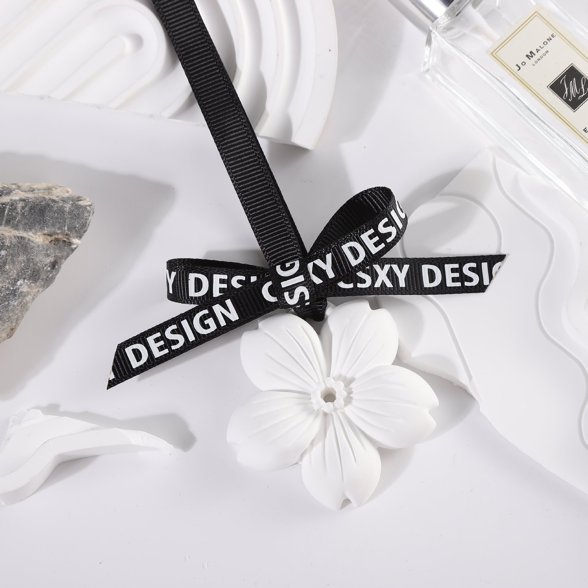 衣柜橱柜香薰挂件扩香片樱花石膏除臭空气清新香氛片车载香薰石膏详情9