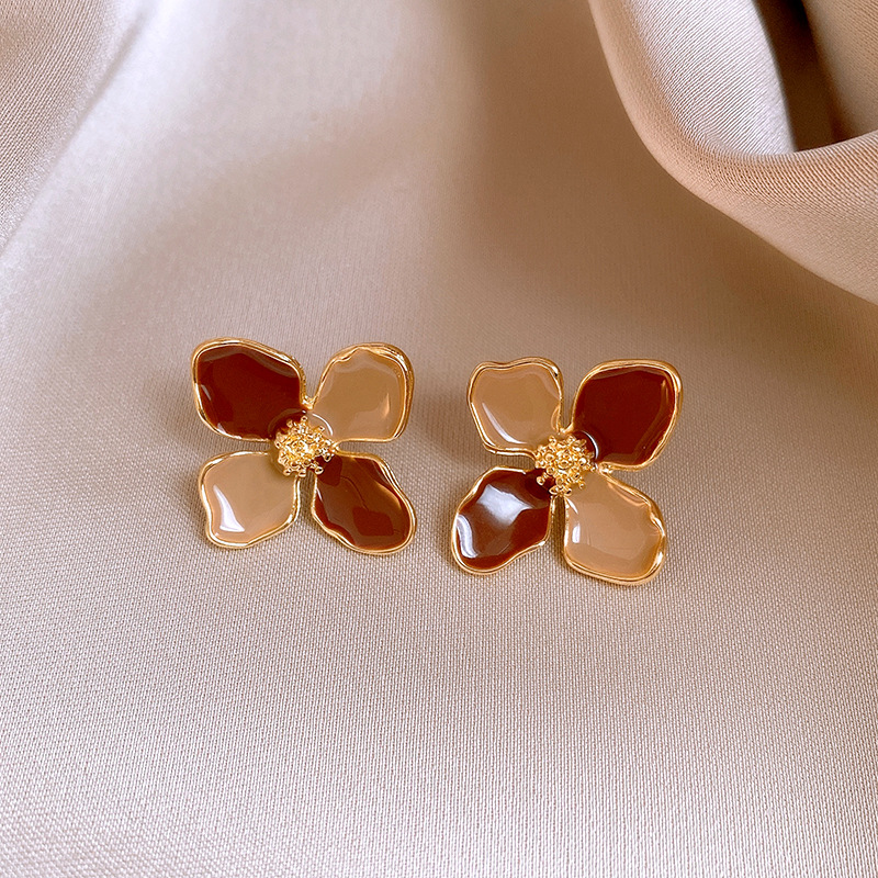 银针美拉德风咖色滴油四瓣花朵耳钉女气质耳环复古高级感耳饰批发详情14