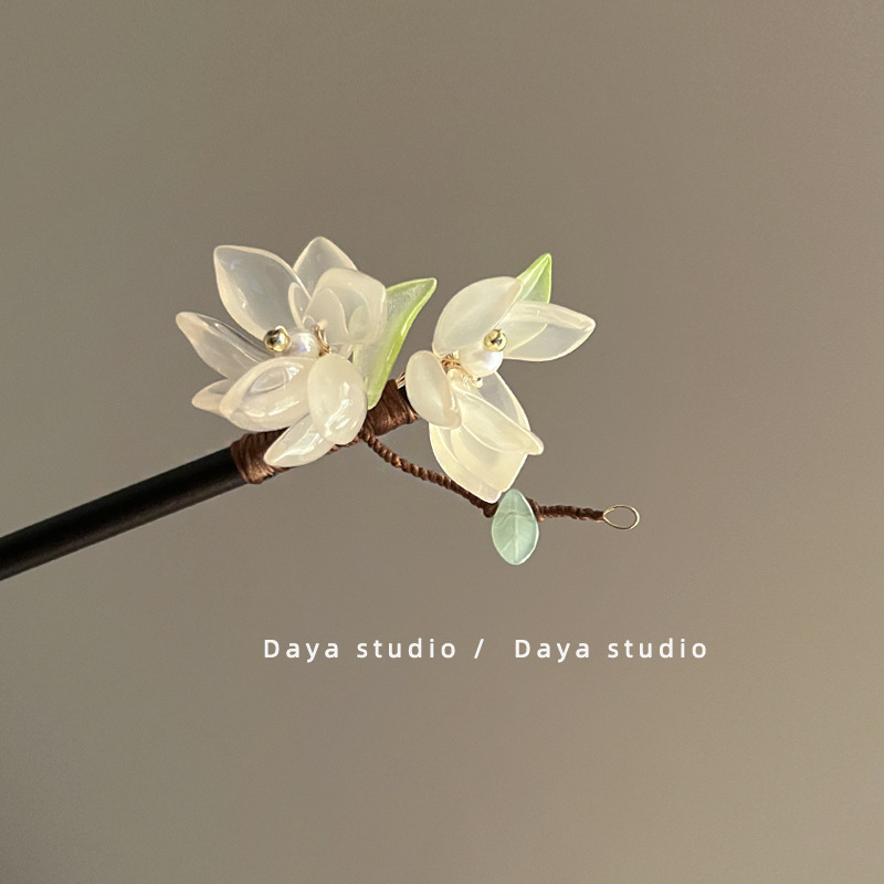 New Chinese-style, super ethereal, retro flower hairpin, a niche design for women, with a gentle and simple style. It is a coiled hairpin for the back of the head pic 1