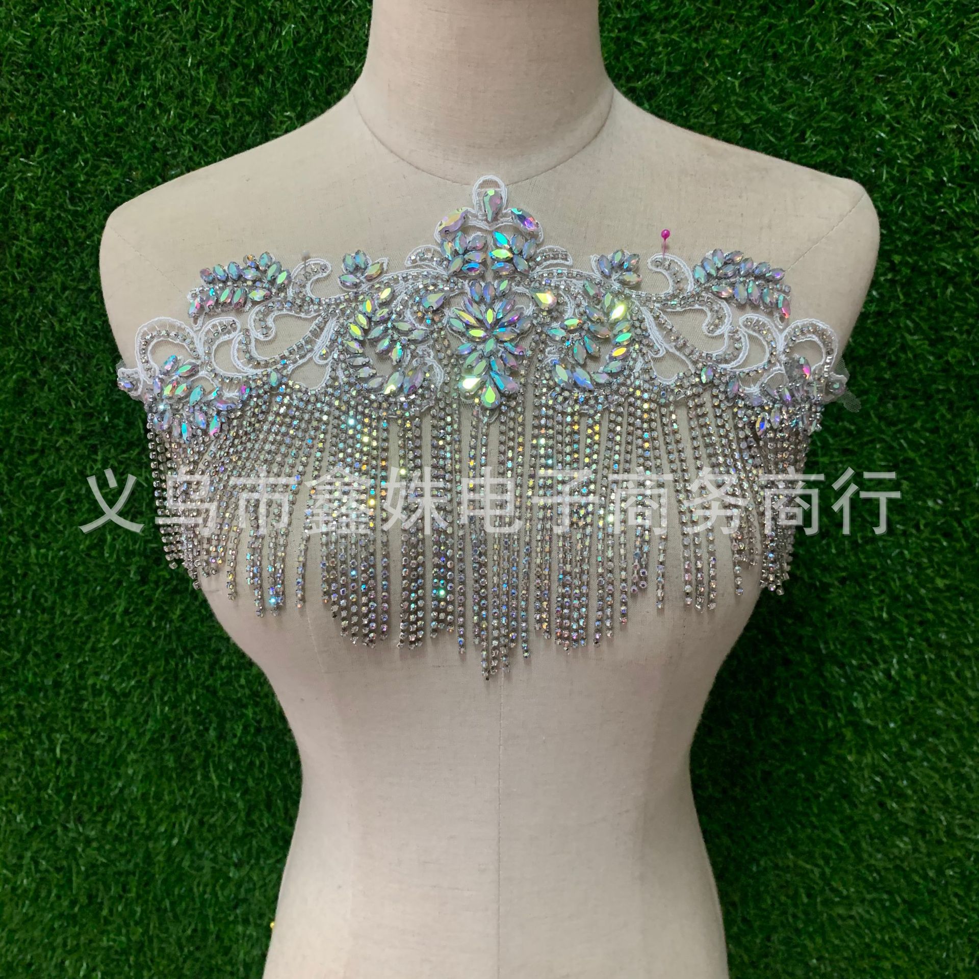 Clothing accessories, colored glass, diamond patterns, beading, embroidery, rhinestones, headwear, shoes and hats, accessories, hand-sewn diamond patterns, and matching flowers pic 2